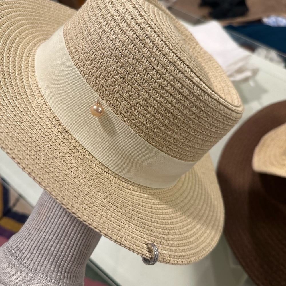 Straw Hat with Chain - Picture 3 of 5
